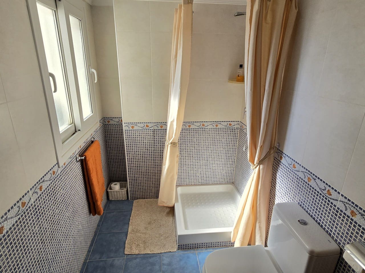 Apartamento de 2 habitaciones en Alcaucín en venta con garaje - 135.000 € (Ref: 9282823)