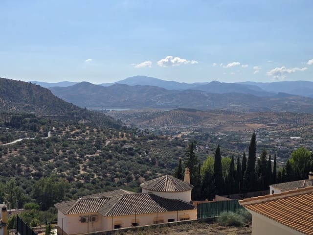 Apartamento de 2 habitaciones en Alcaucín en venta con garaje - 135.000 € (Ref: 9282823)