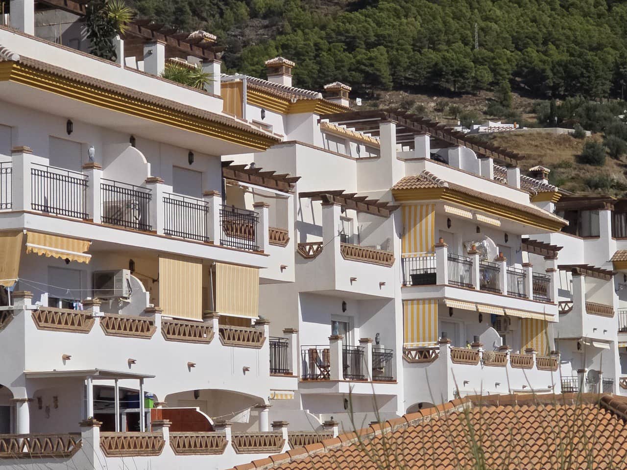 Apartamento de 2 habitaciones en Alcaucín en venta con garaje - 135.000 € (Ref: 9282823)