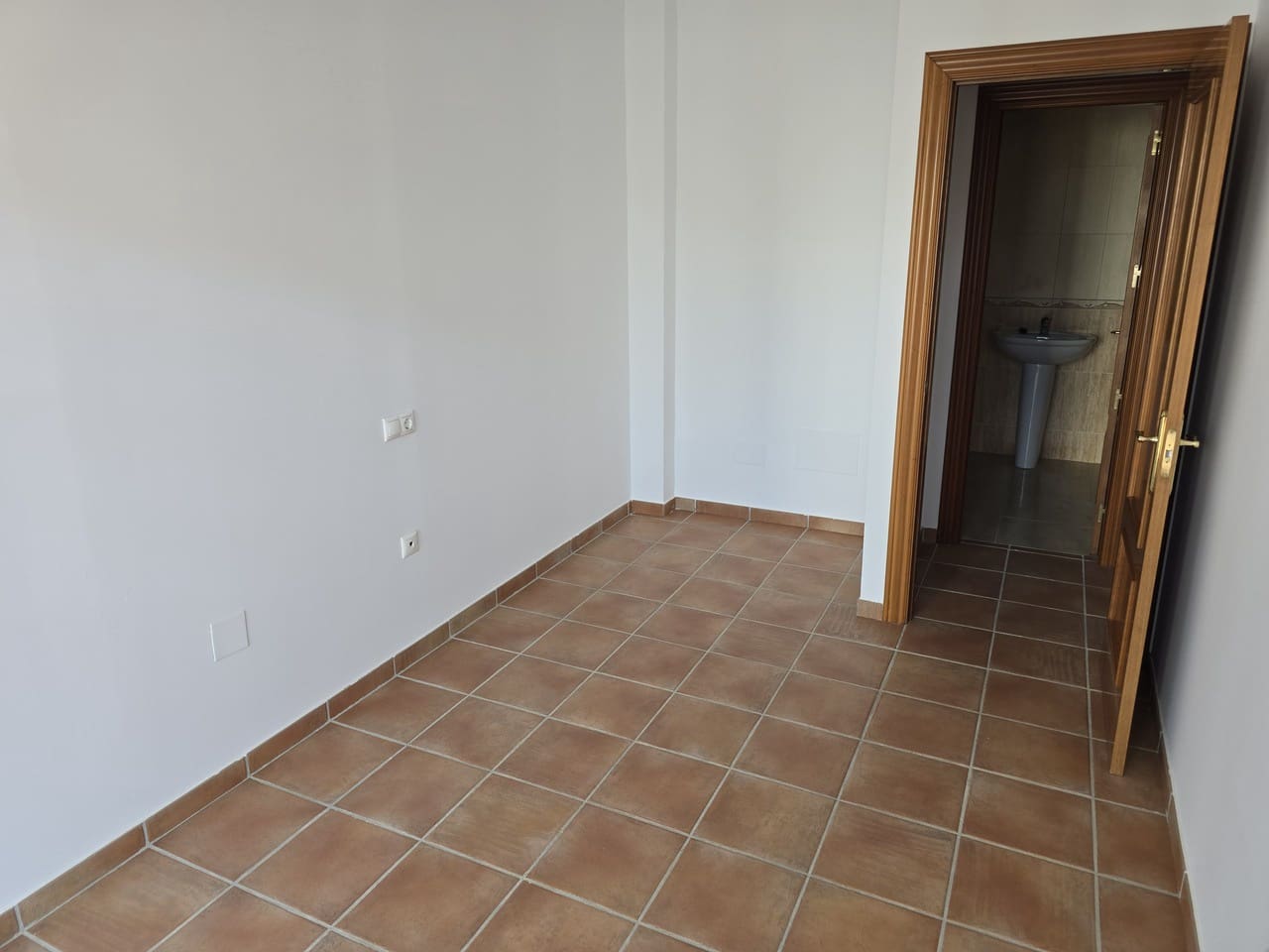 3 soveværelse Byhus til salg i Alcaucin med swimmingpool garage - € 185.000 (Ref: 9283042)