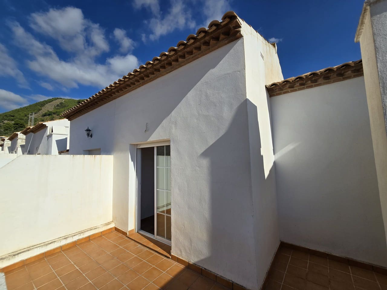 3 soveværelse Byhus til salg i Alcaucin med swimmingpool garage - € 185.000 (Ref: 9283042)