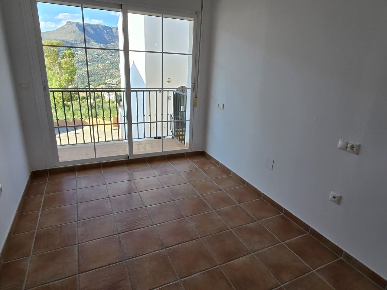 3 soveværelse Byhus til salg i Alcaucin med swimmingpool garage - € 185.000 (Ref: 9283042)