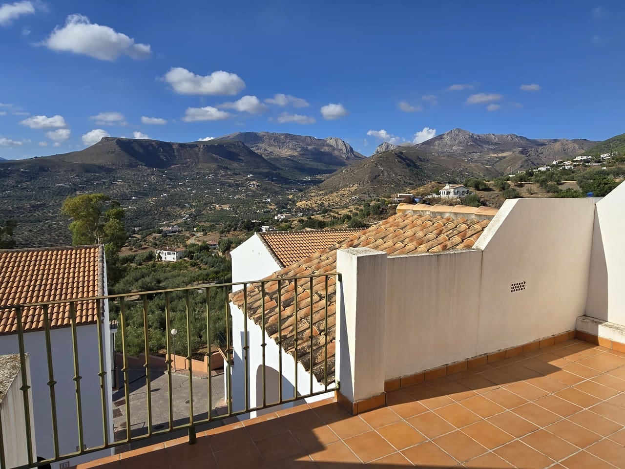 3 soveværelse Byhus til salg i Alcaucin med swimmingpool garage - € 185.000 (Ref: 9283042)