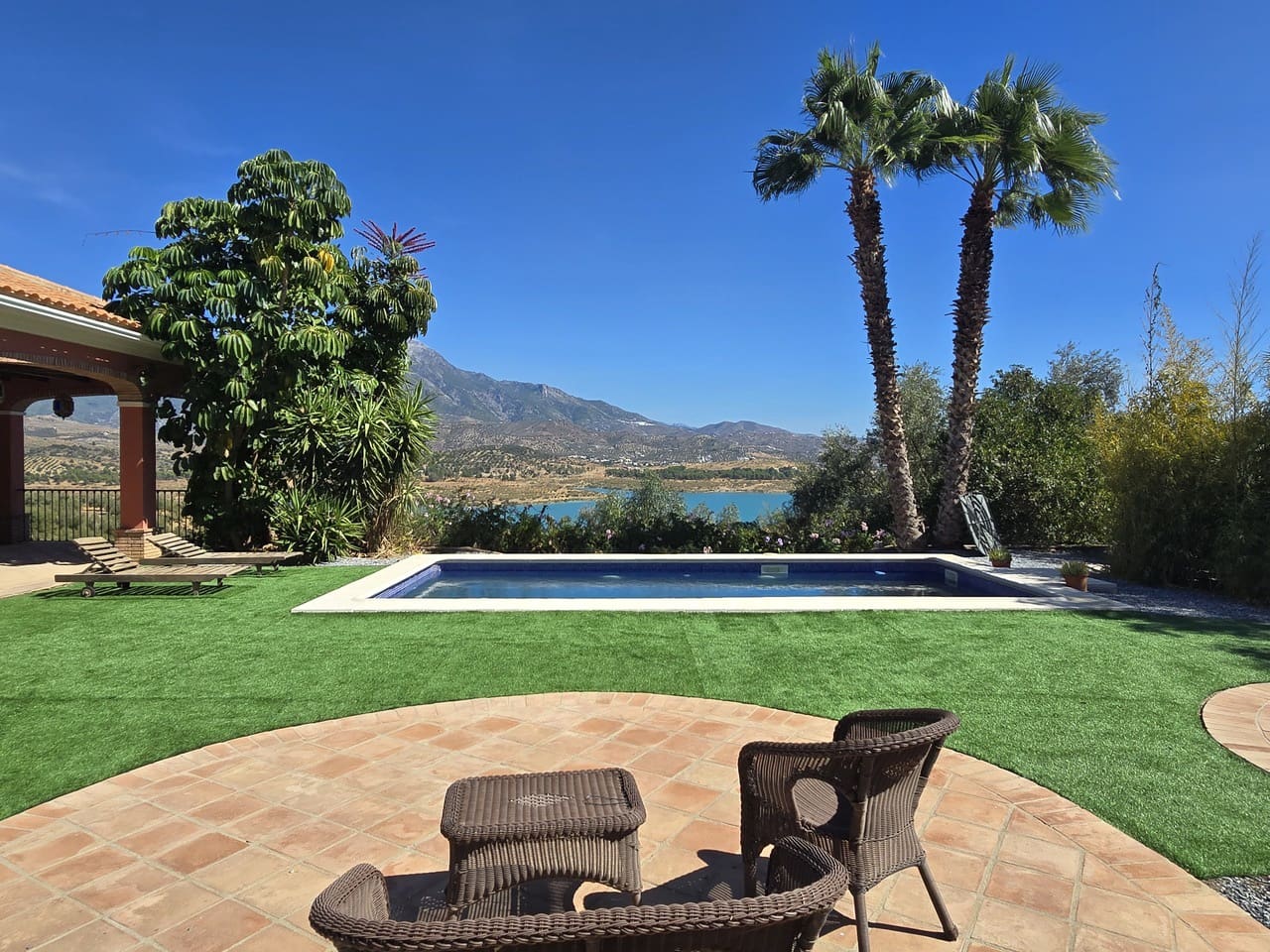 6 slaapkamer Villa te koop in Vinuela met zwembad garage - € 795.000 (Ref: 9288490)