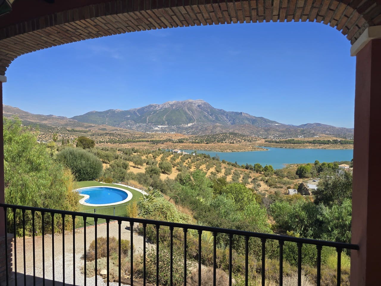 6 slaapkamer Villa te koop in Vinuela met zwembad garage - € 795.000 (Ref: 9288490)