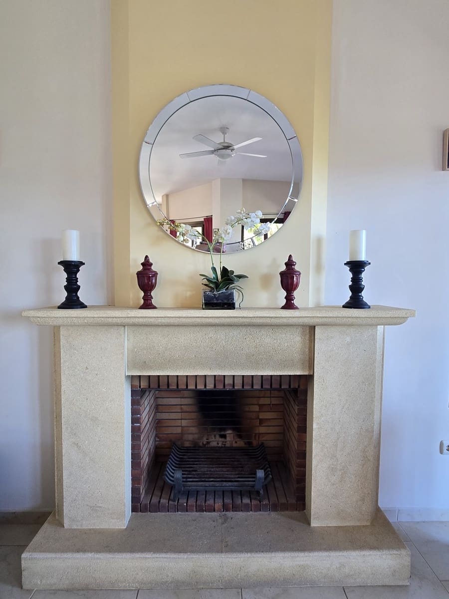 6 slaapkamer Villa te koop in Vinuela met zwembad garage - € 795.000 (Ref: 9288490)