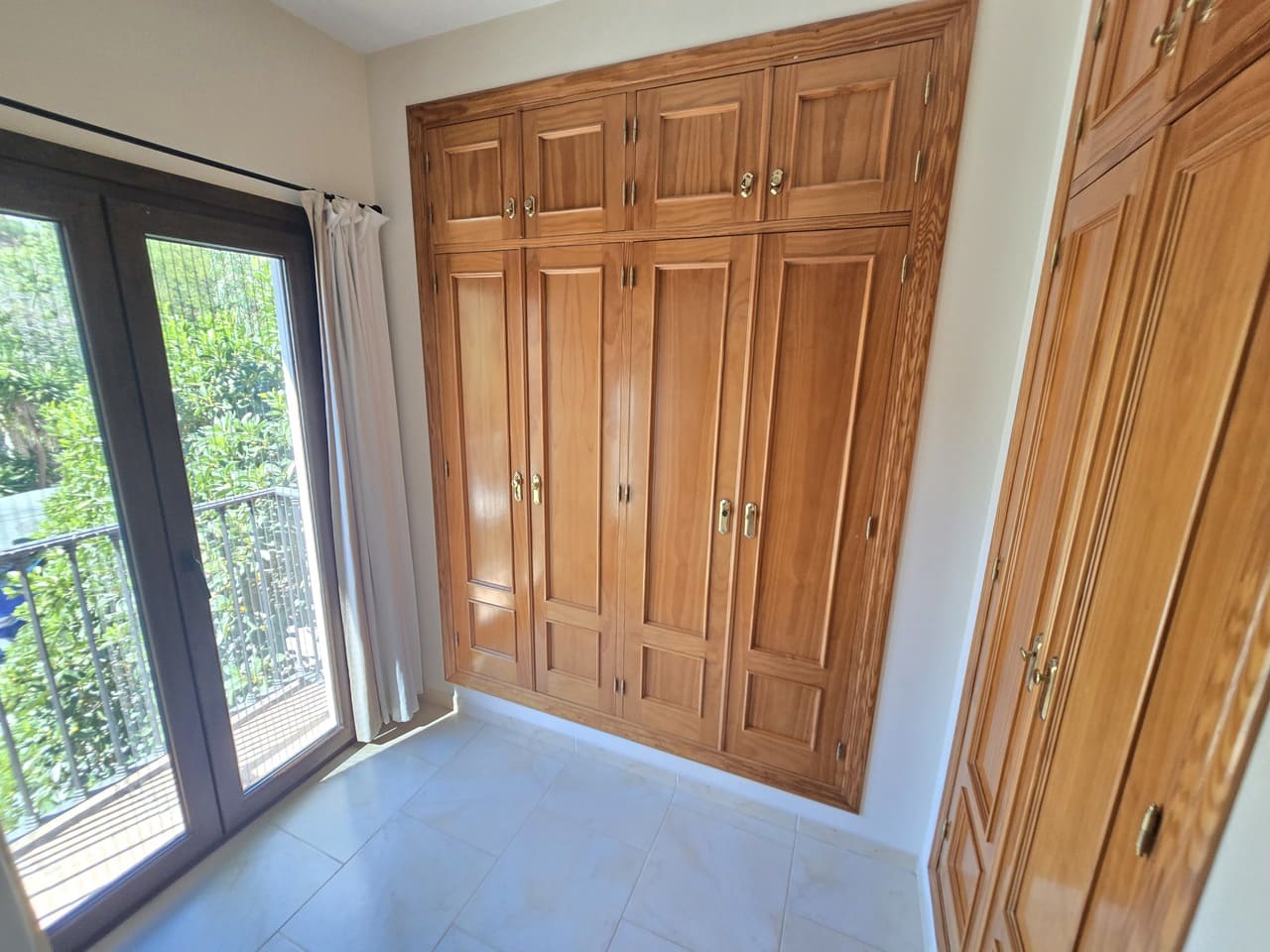 6 slaapkamer Villa te koop in Vinuela met zwembad garage - € 795.000 (Ref: 9288490)