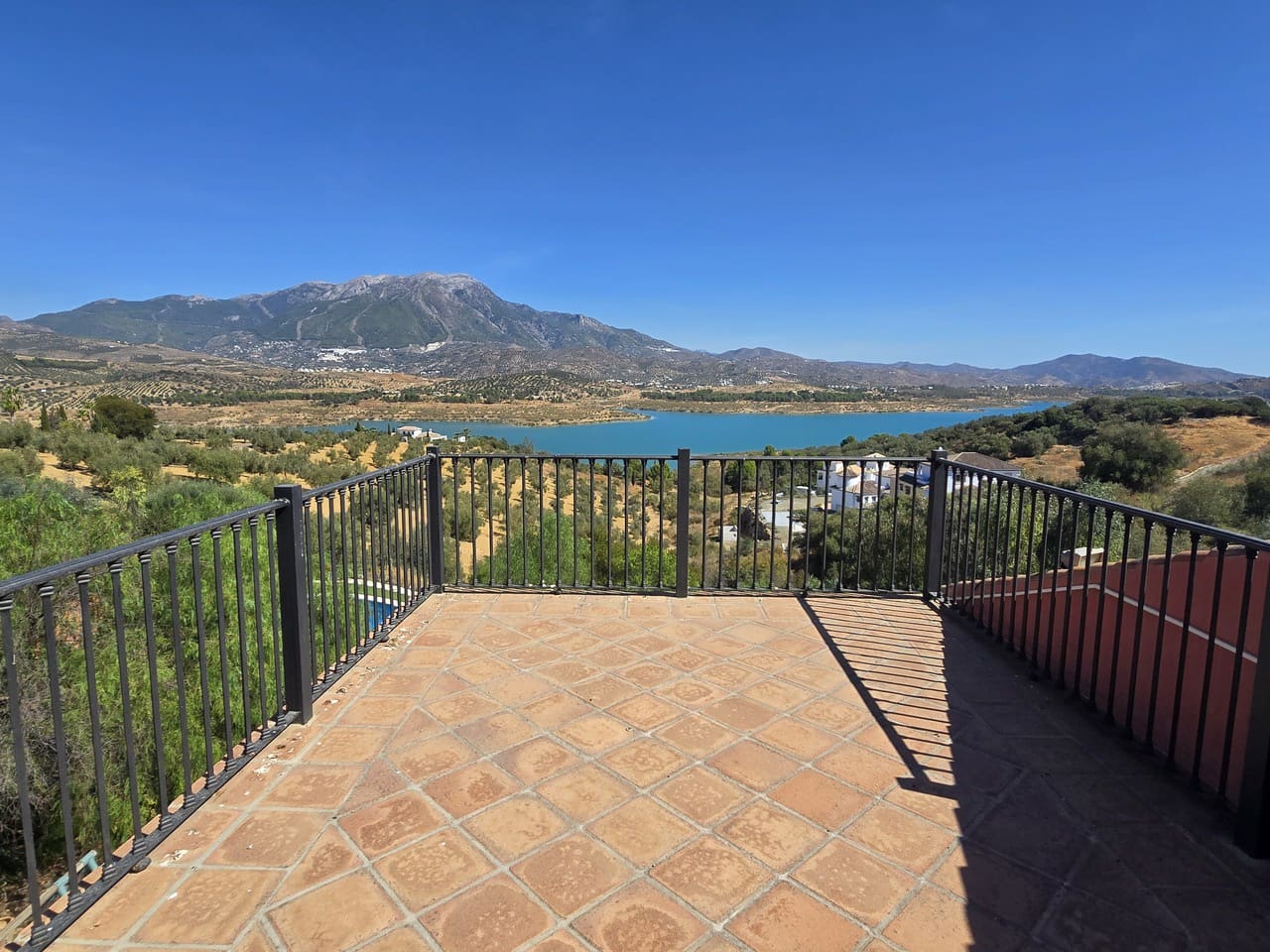 6 slaapkamer Villa te koop in Vinuela met zwembad garage - € 795.000 (Ref: 9288490)