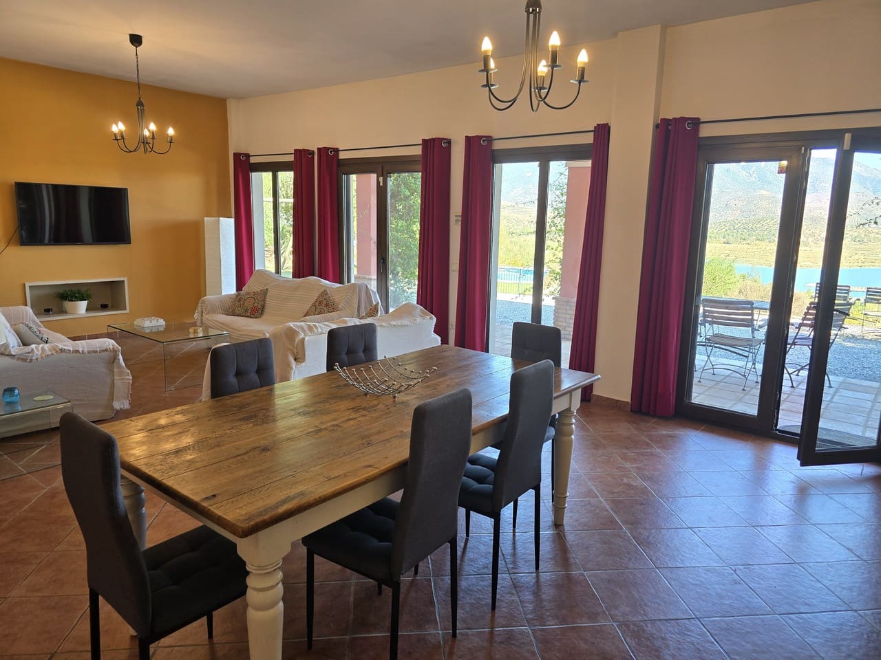 6 slaapkamer Villa te koop in Vinuela met zwembad garage - € 795.000 (Ref: 9288490)