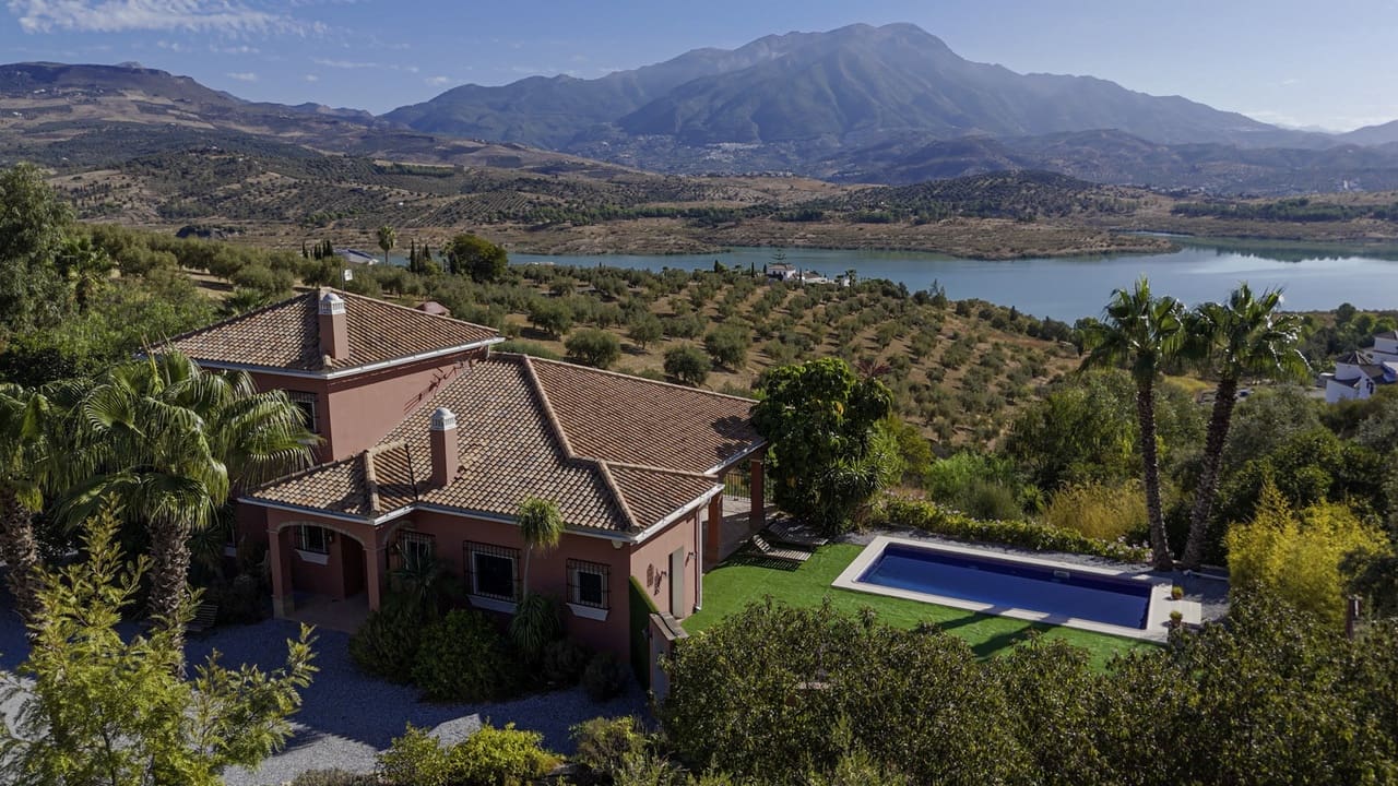 6 slaapkamer Villa te koop in Vinuela met zwembad garage - € 795.000 (Ref: 9288490)