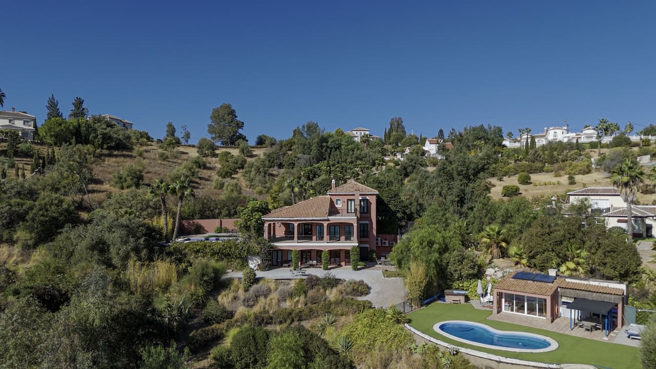 6 slaapkamer Villa te koop in Vinuela met zwembad garage - € 795.000 (Ref: 9288490)