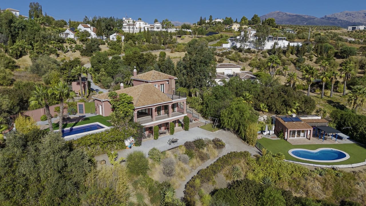 6 slaapkamer Villa te koop in Vinuela met zwembad garage - € 795.000 (Ref: 9288490)