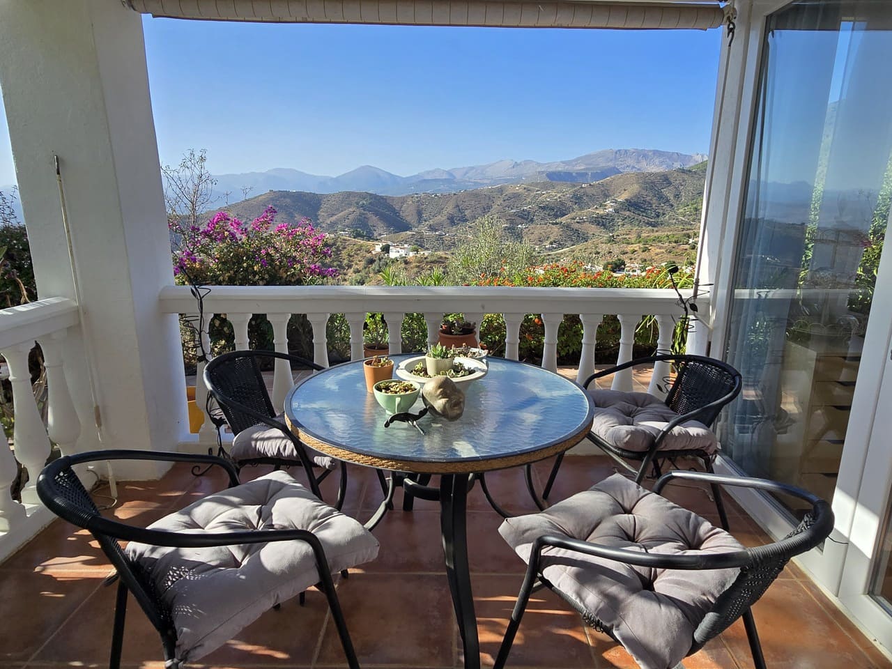 5 soveværelse Villa til salg i Canillas de Aceituno med swimmingpool - € 595.000 (Ref: 9296062)