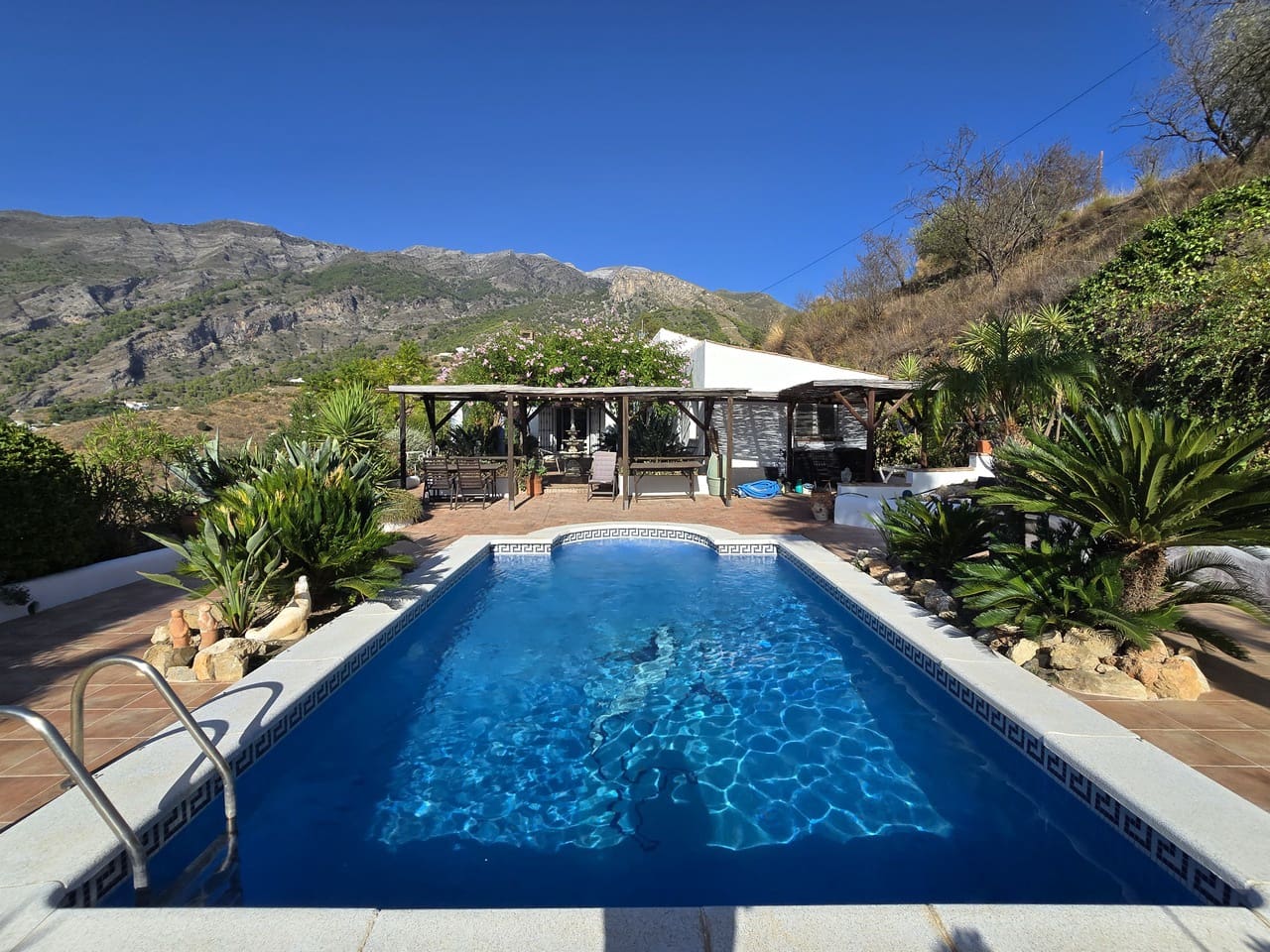 5 soveværelse Villa til salg i Canillas de Aceituno med swimmingpool - € 595.000 (Ref: 9296062)