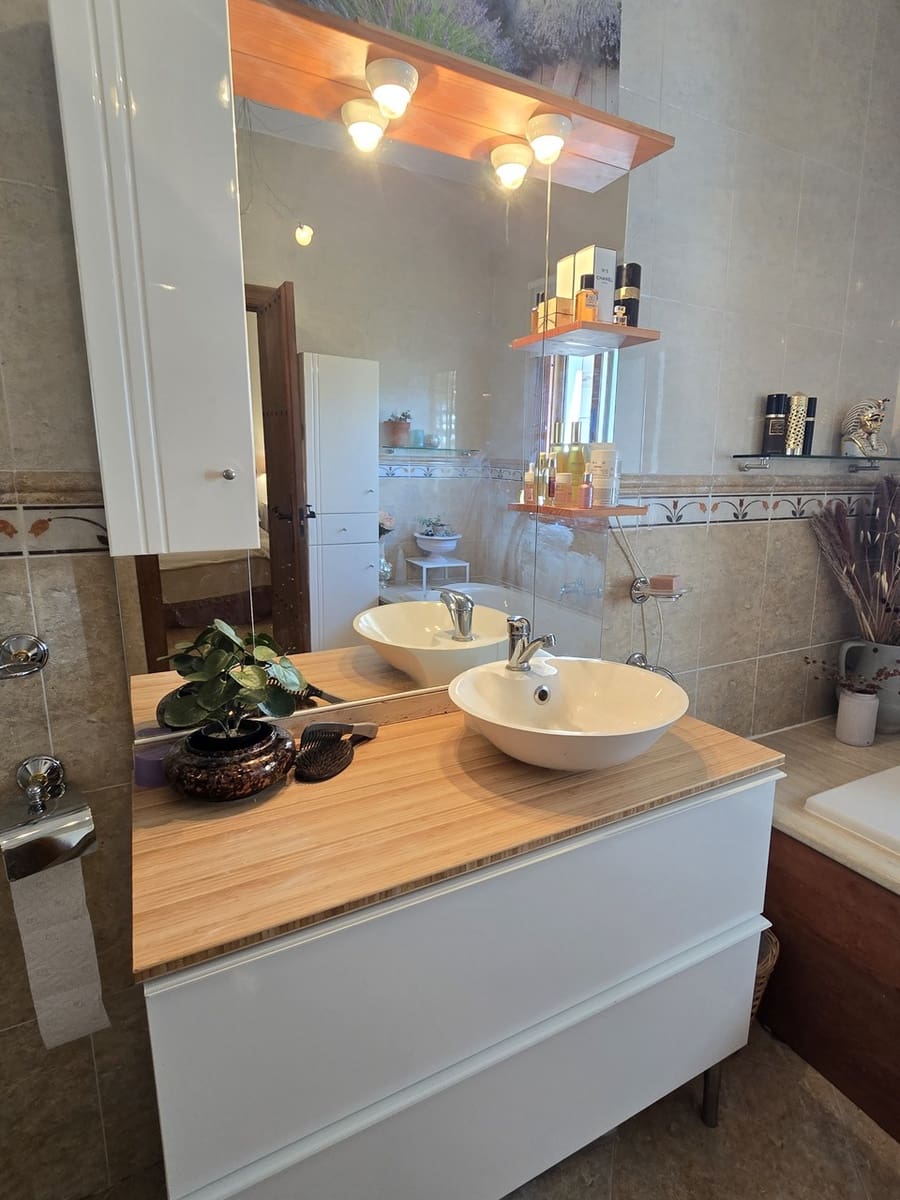 5 soveværelse Villa til salg i Canillas de Aceituno med swimmingpool - € 595.000 (Ref: 9296062)