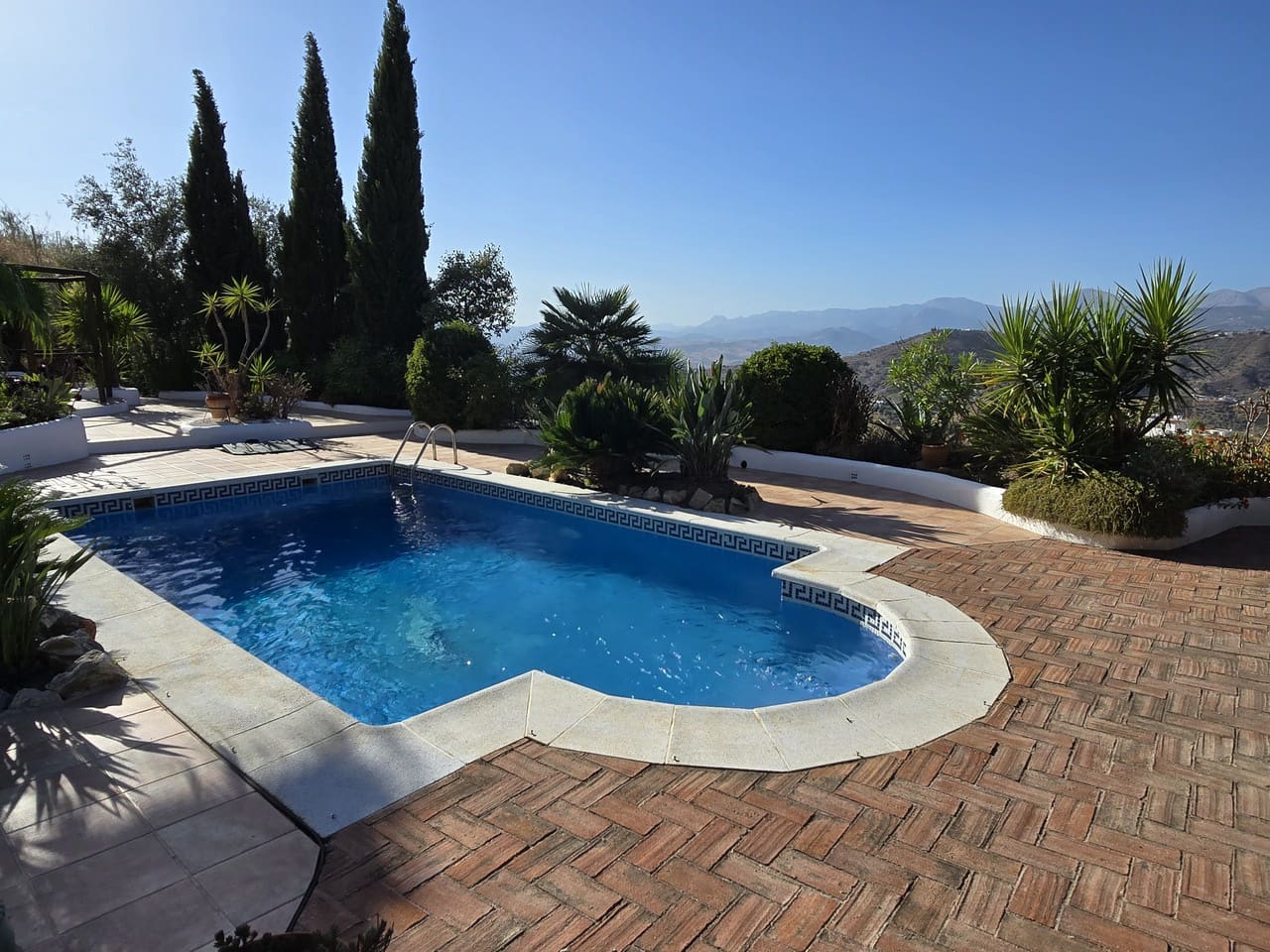 5 soveværelse Villa til salg i Canillas de Aceituno med swimmingpool - € 595.000 (Ref: 9296062)