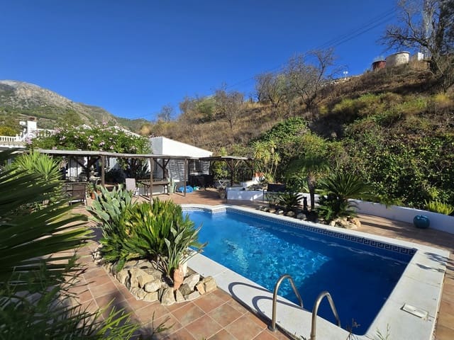 5 sovrum Villa till salu i Canillas de Aceituno med pool - 595 000 € (Ref: 9296062)