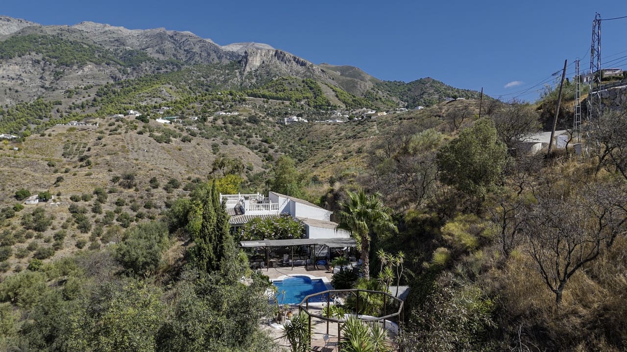 5 soveværelse Villa til salg i Canillas de Aceituno med swimmingpool - € 595.000 (Ref: 9296062)