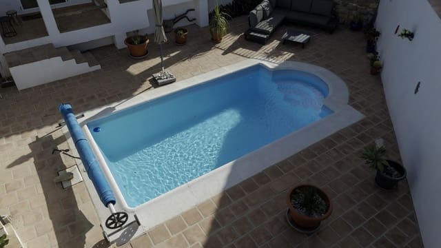 2 soveværelse Villa til salg i Periana med swimmingpool garage - € 245.000 (Ref: 9296063)