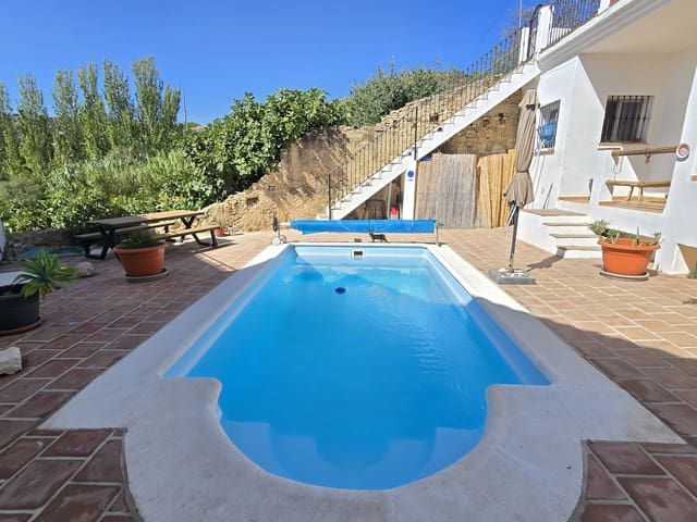 2 soveværelse Villa til salg i Periana med swimmingpool garage - € 245.000 (Ref: 9296063)