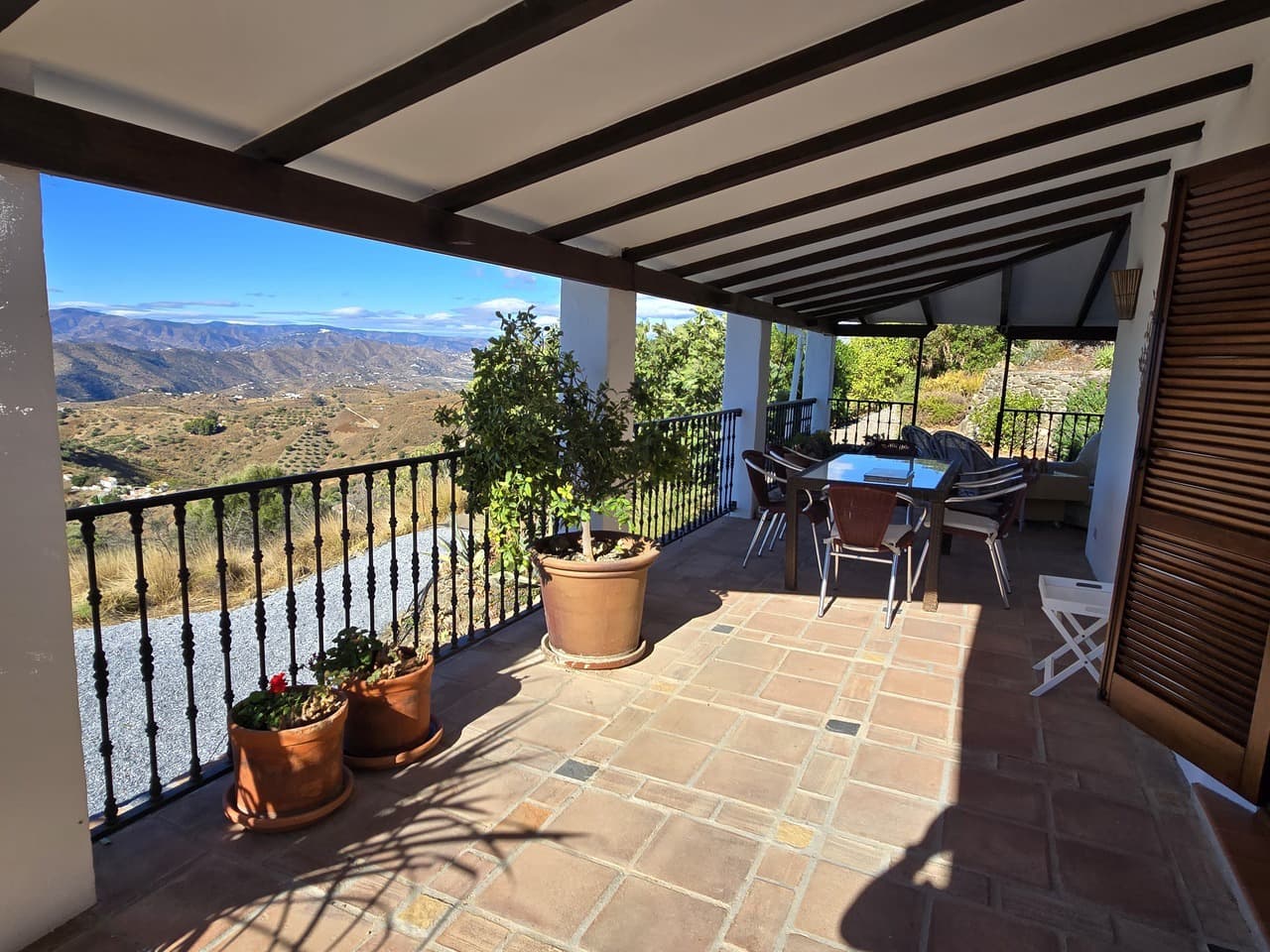 4 sypialnia Willa na sprzedaż w Canillas de Aceituno z basenem garażem - 589 950 € (Ref: 9331891)