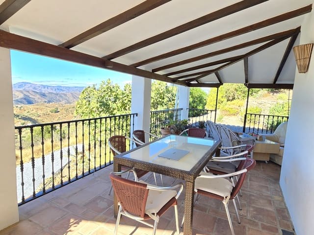 4 sypialnia Willa na sprzedaż w Canillas de Aceituno z basenem garażem - 589 950 € (Ref: 9331891)