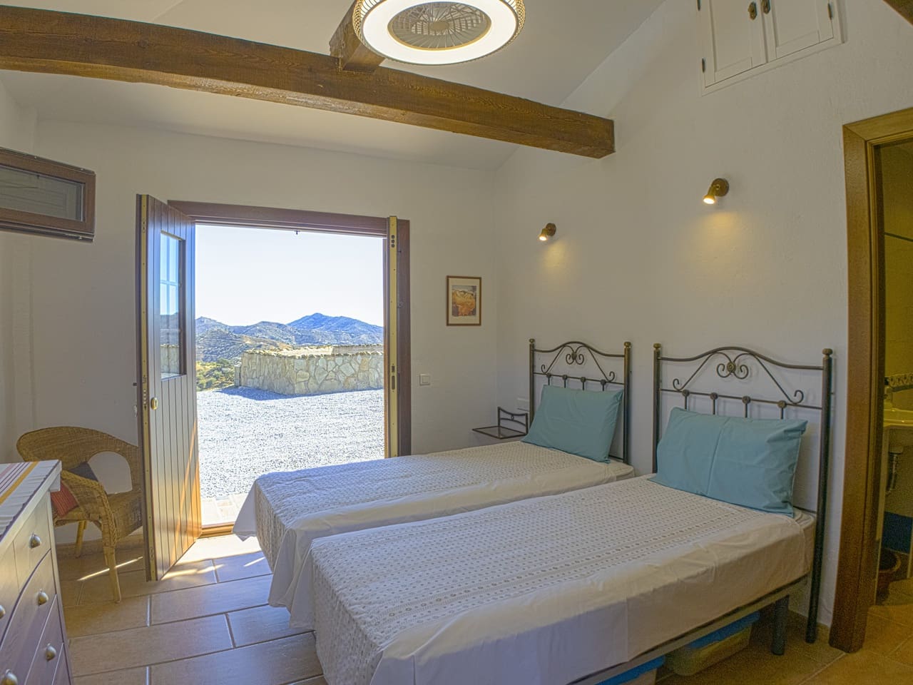 4 sypialnia Willa na sprzedaż w Canillas de Aceituno z basenem garażem - 589 950 € (Ref: 9331891)