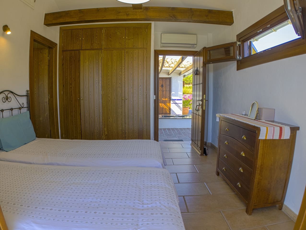 4 sypialnia Willa na sprzedaż w Canillas de Aceituno z basenem garażem - 589 950 € (Ref: 9331891)