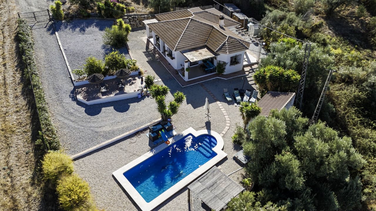 3 sovrum Villa till salu i Alcaucin med pool garage - 365 000 € (Ref: 9335633)