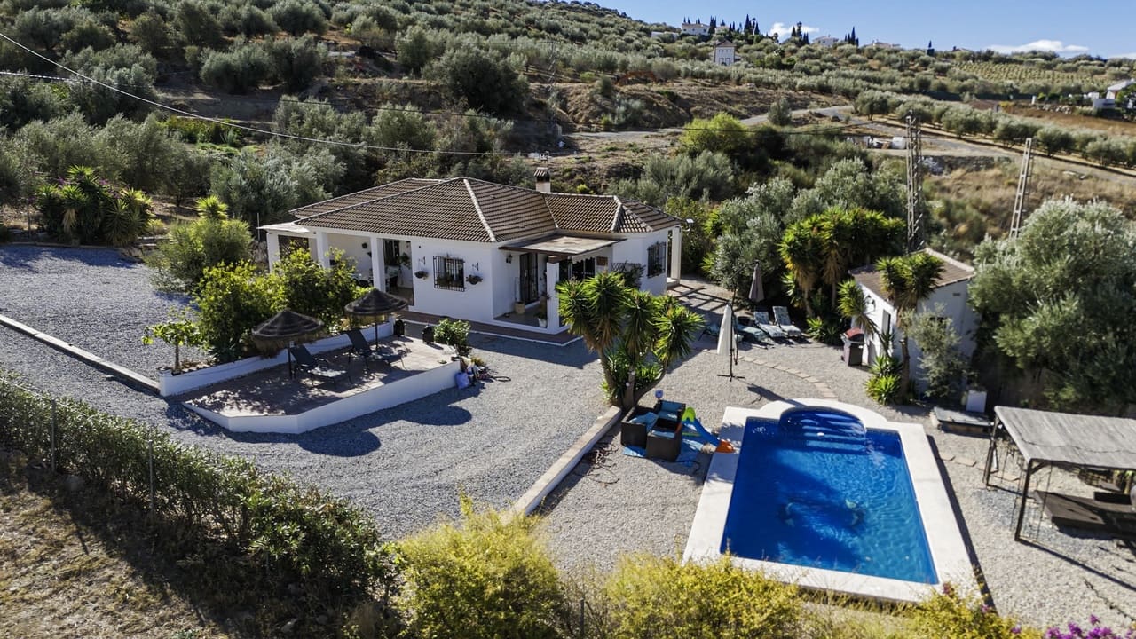 3 sovrum Villa till salu i Alcaucin med pool garage - 365 000 € (Ref: 9335633)