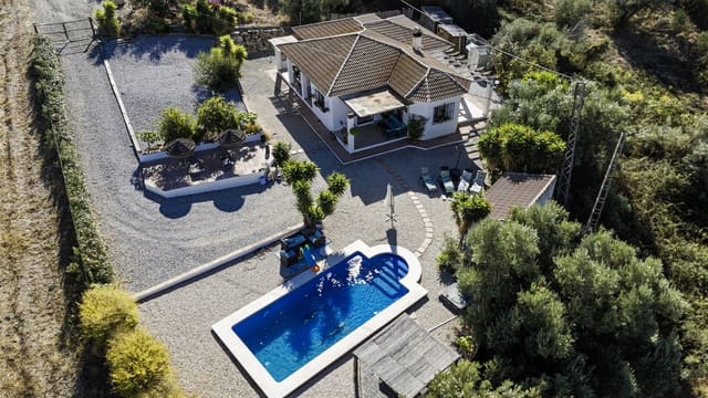 3 sypialnia Willa na sprzedaż w Alcaucín z basenem garażem - 365 000 € (Ref: 9335633)