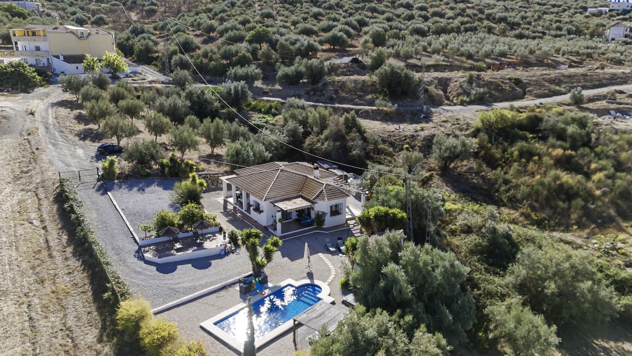 3 sovrum Villa till salu i Alcaucin med pool garage - 365 000 € (Ref: 9335633)