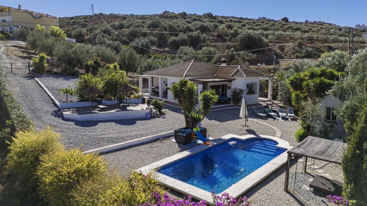 3 sovrum Villa till salu i Alcaucin med pool garage - 365 000 € (Ref: 9335633)