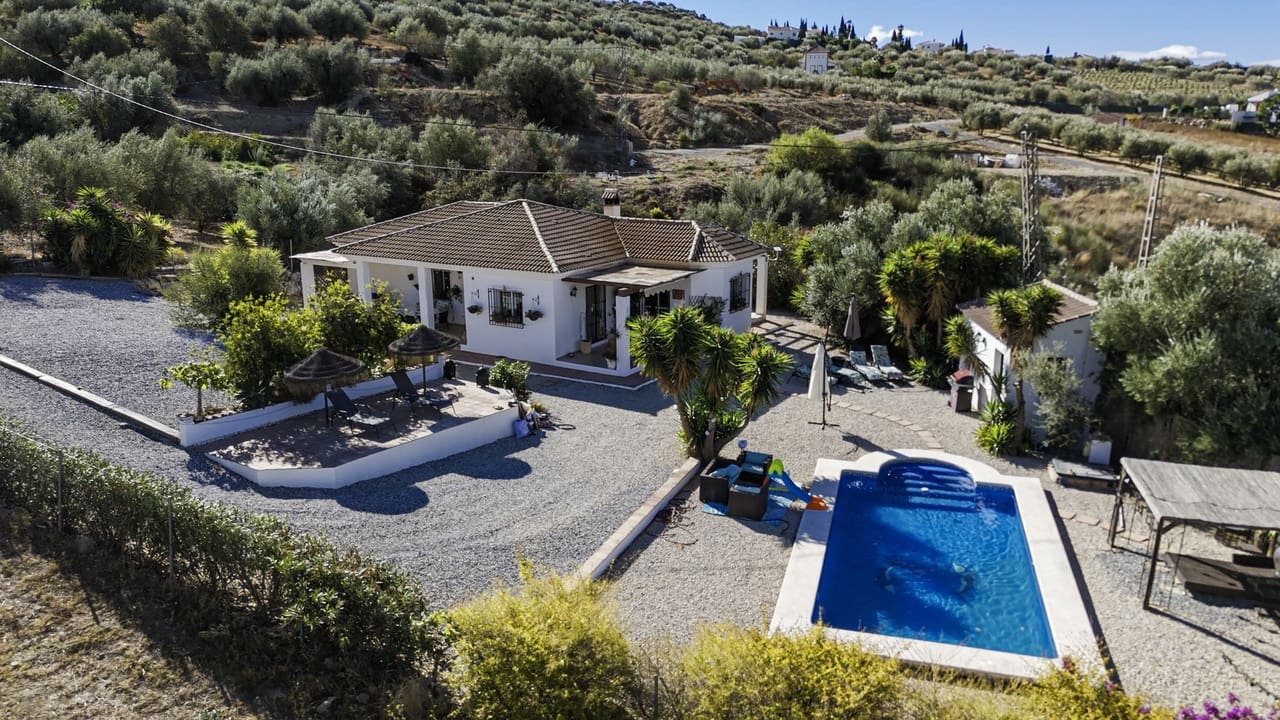 3 sovrum Villa till salu i Alcaucin med pool garage - 365 000 € (Ref: 9335633)
