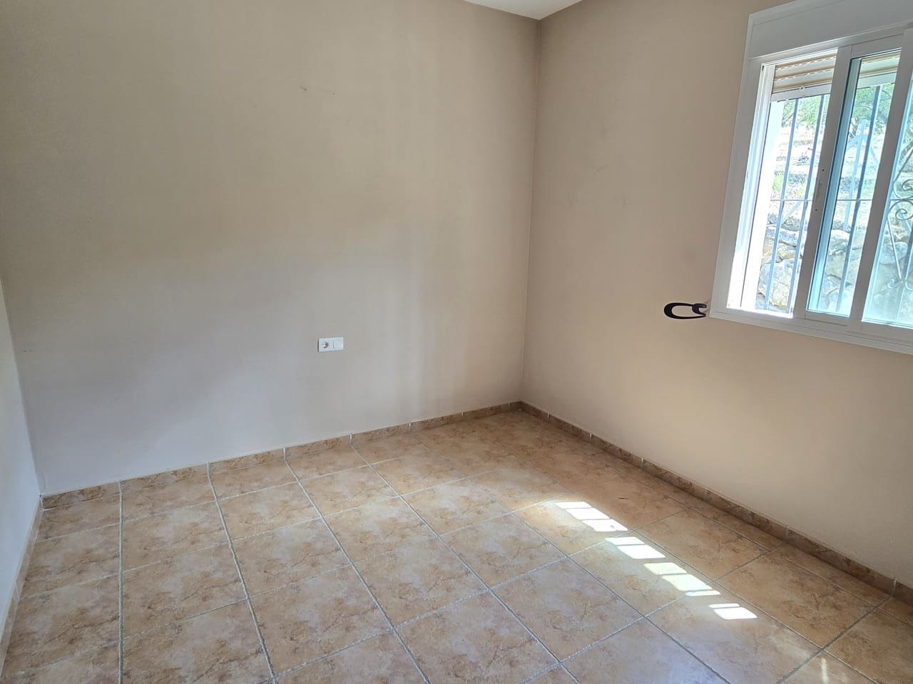 3 soverom Villa til salgs i Alcaucin med svømmebasseng garasje - € 345 000 (Ref: 9335633)