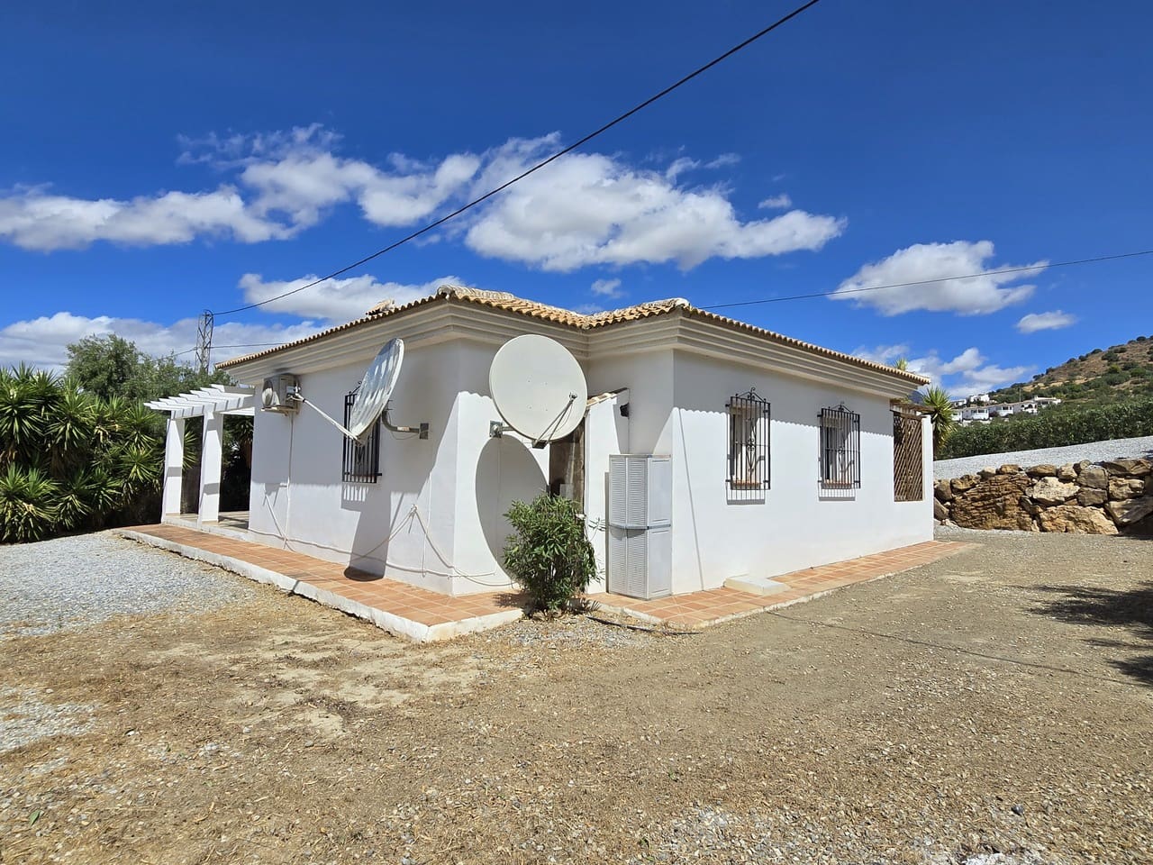 3 soverom Villa til salgs i Alcaucin med svømmebasseng garasje - € 345 000 (Ref: 9335633)