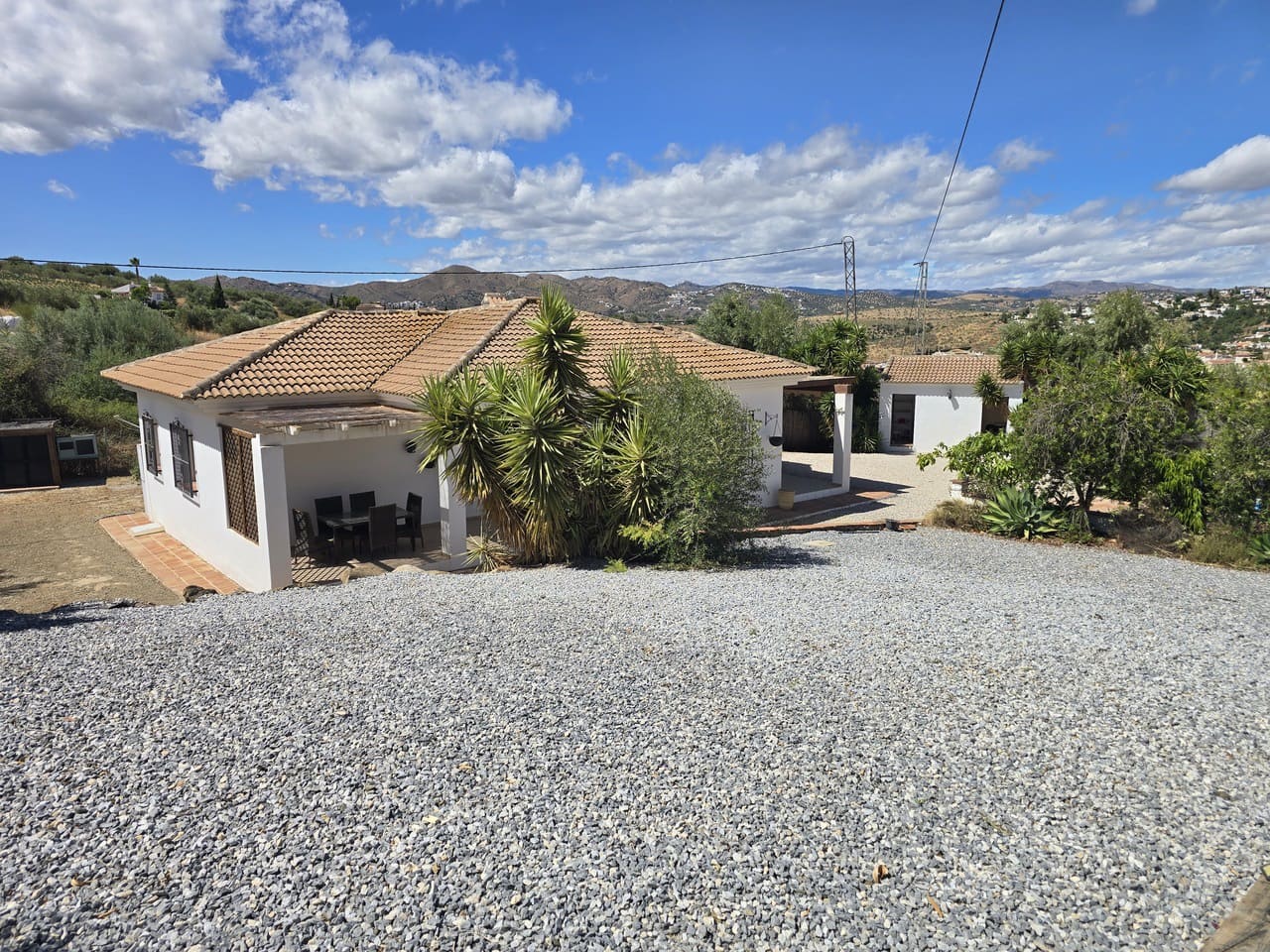3 soverom Villa til salgs i Alcaucin med svømmebasseng garasje - € 345 000 (Ref: 9335633)