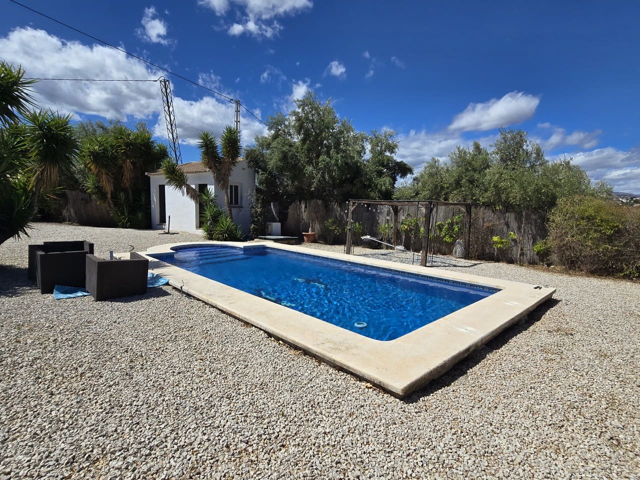 3 soverom Villa til salgs i Alcaucin med svømmebasseng garasje - € 345 000 (Ref: 9335633)