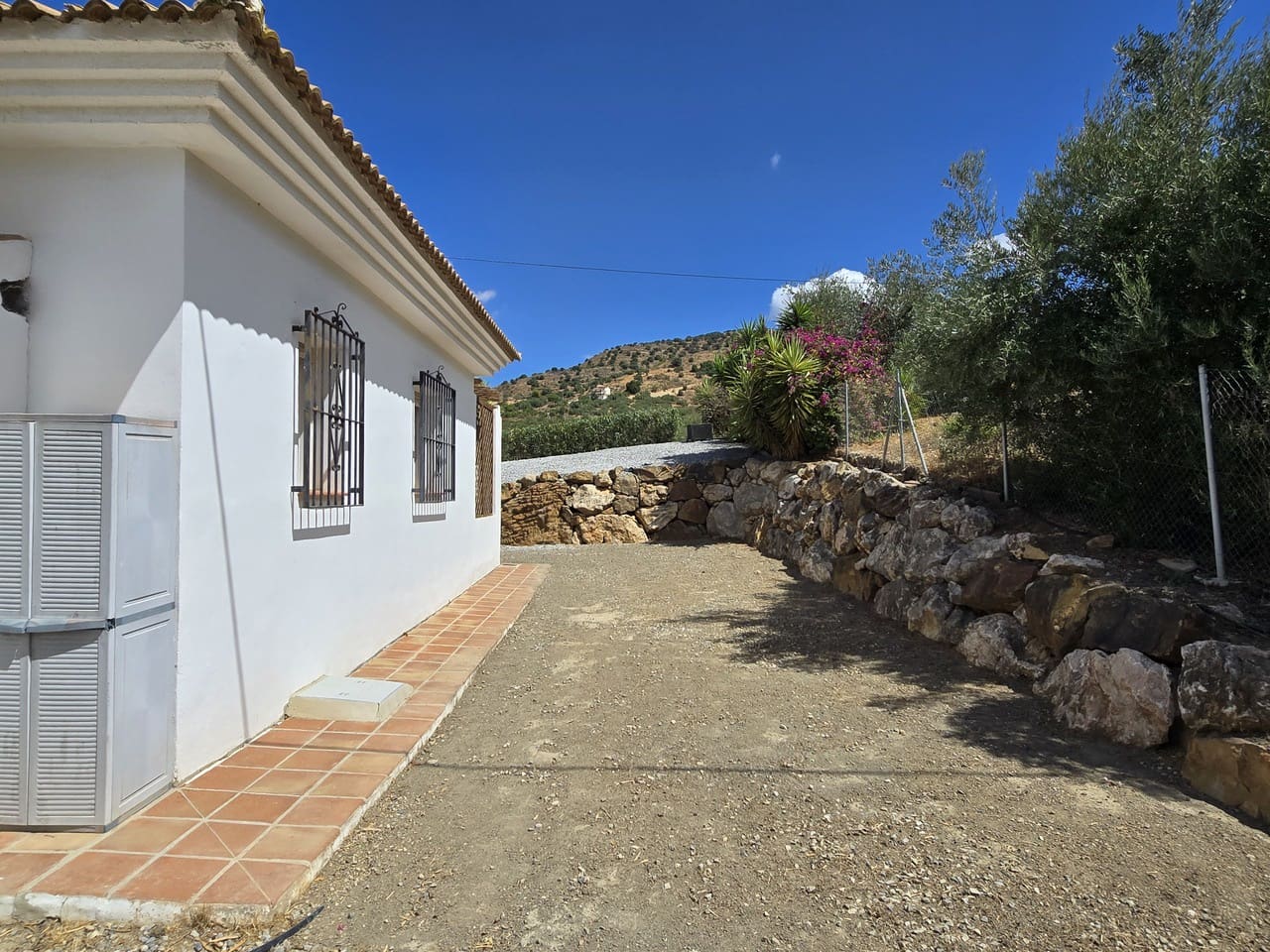 3 soverom Villa til salgs i Alcaucin med svømmebasseng garasje - € 345 000 (Ref: 9335633)
