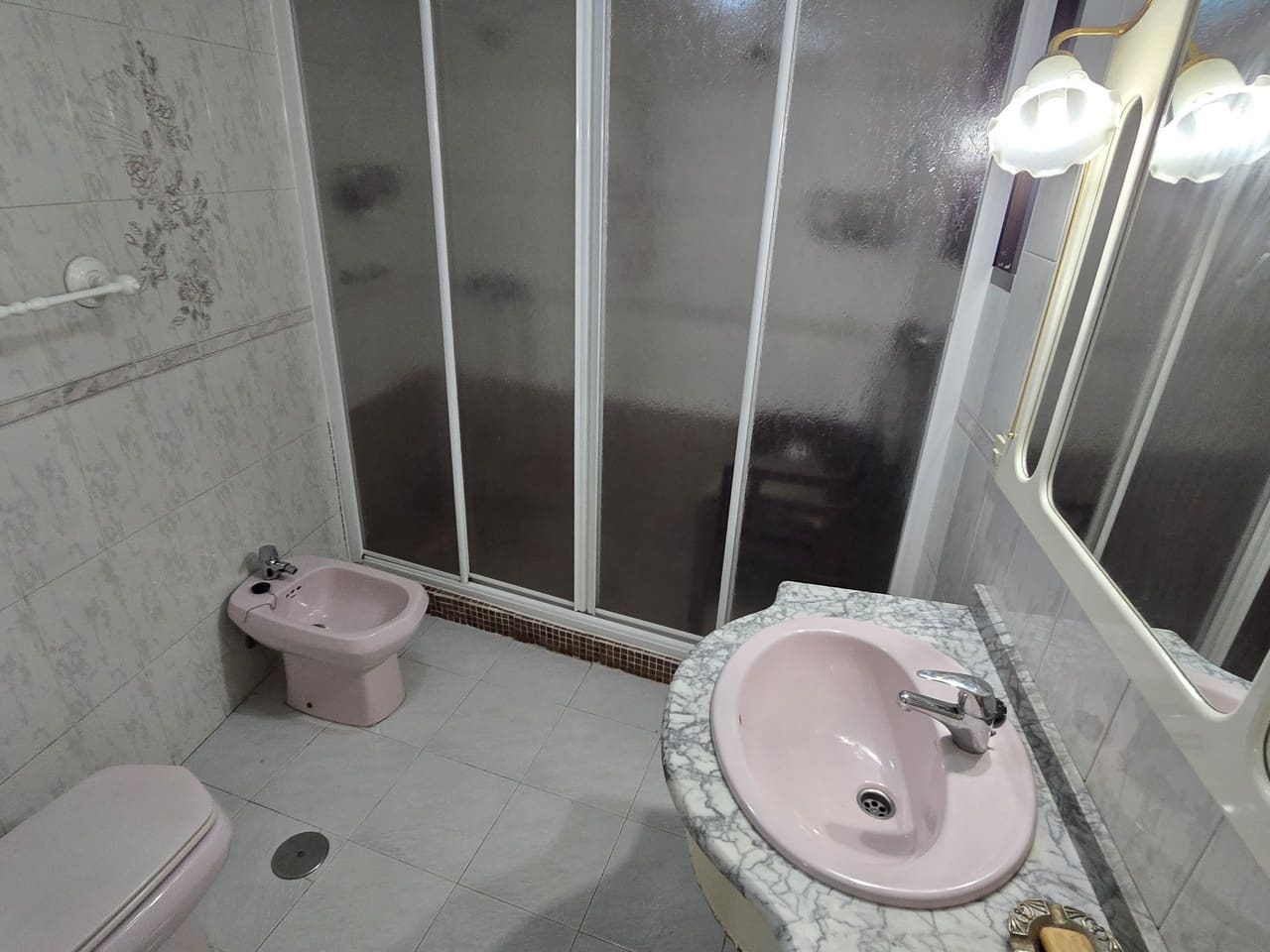 6 bedroom Townhouse for sale in Alcaucin with garage - € 195,000 (Ref: 9337051)