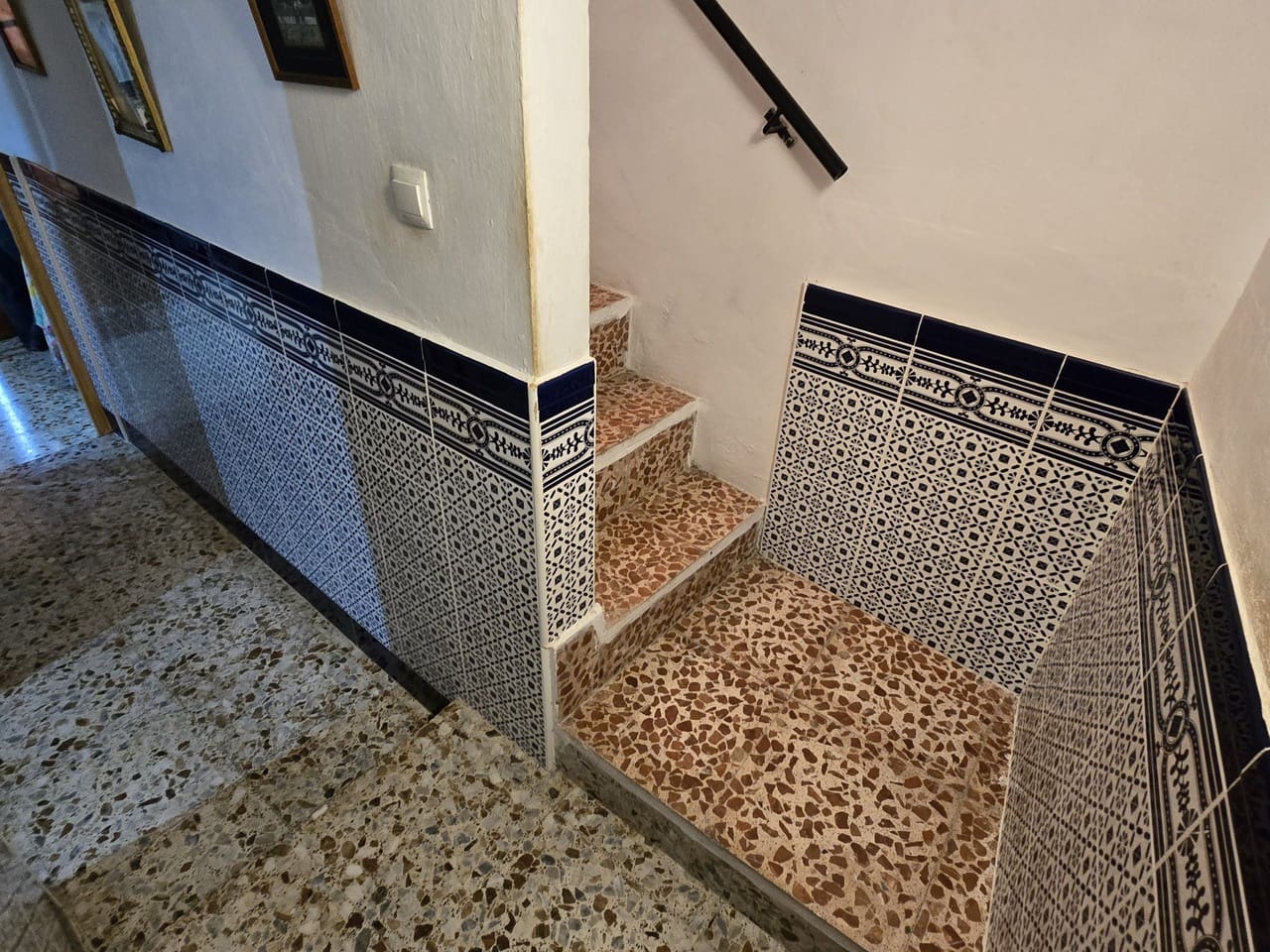 6 bedroom Townhouse for sale in Alcaucin with garage - € 195,000 (Ref: 9337051)