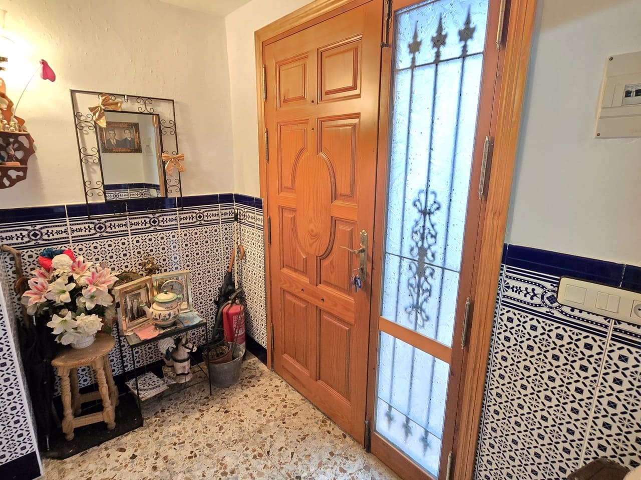 6 bedroom Townhouse for sale in Alcaucin with garage - € 195,000 (Ref: 9337051)