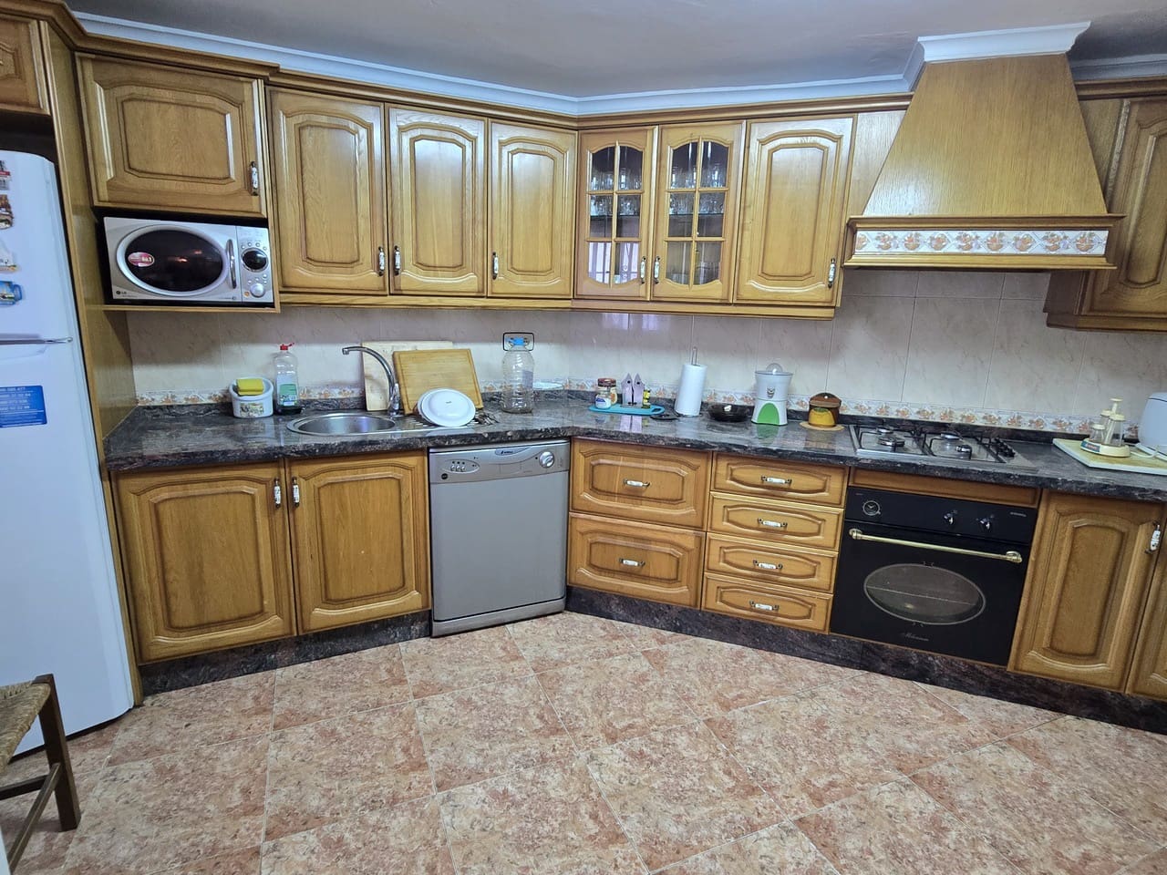 6 bedroom Townhouse for sale in Alcaucin with garage - € 195,000 (Ref: 9337051)