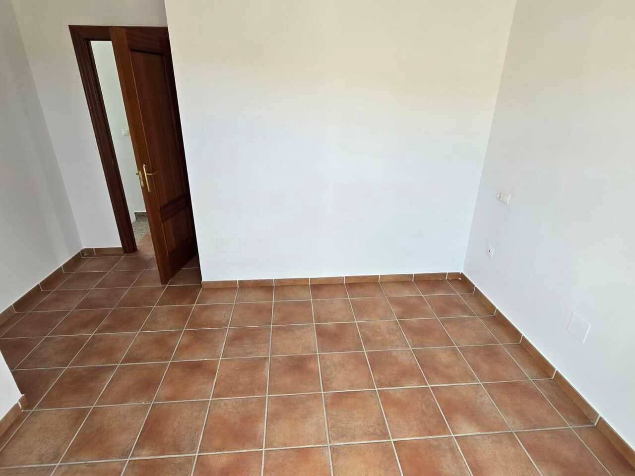 3 sovrum Hus till salu i Alcaucin med pool garage - 157 000 € (Ref: 9348466)