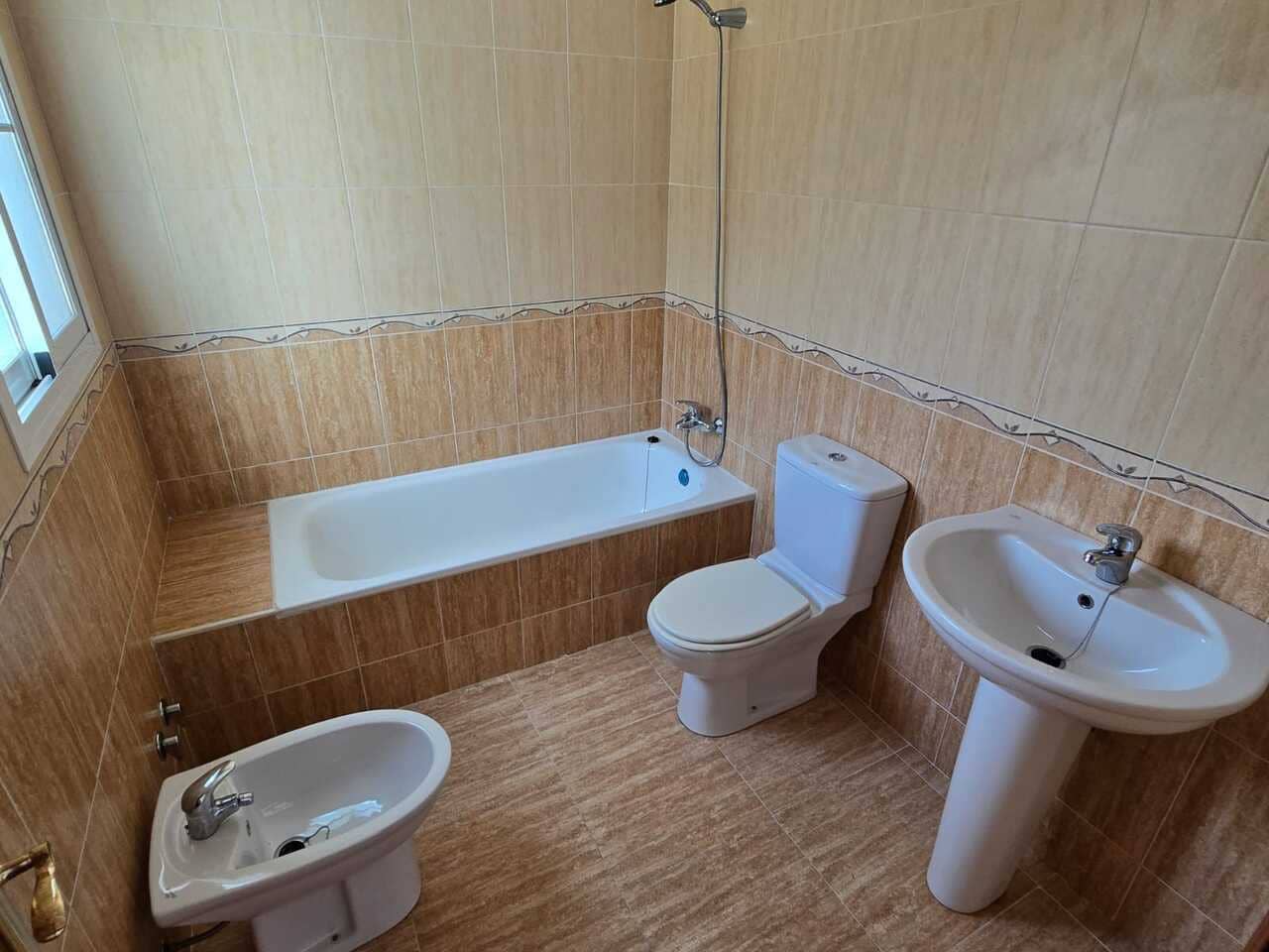 3 sovrum Hus till salu i Alcaucin med pool garage - 157 000 € (Ref: 9348466)