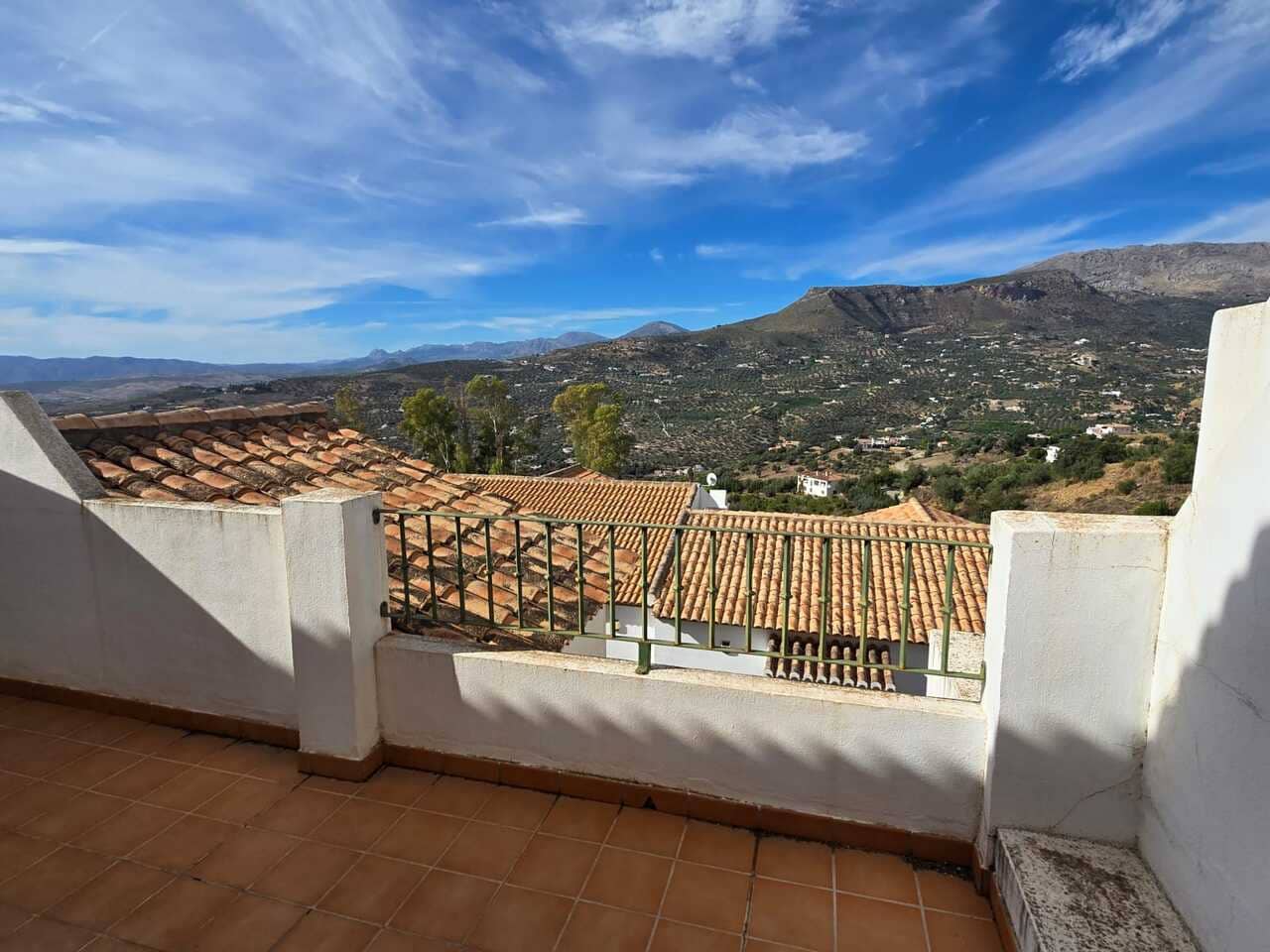 3 sovrum Hus till salu i Alcaucin med pool garage - 157 000 € (Ref: 9348466)