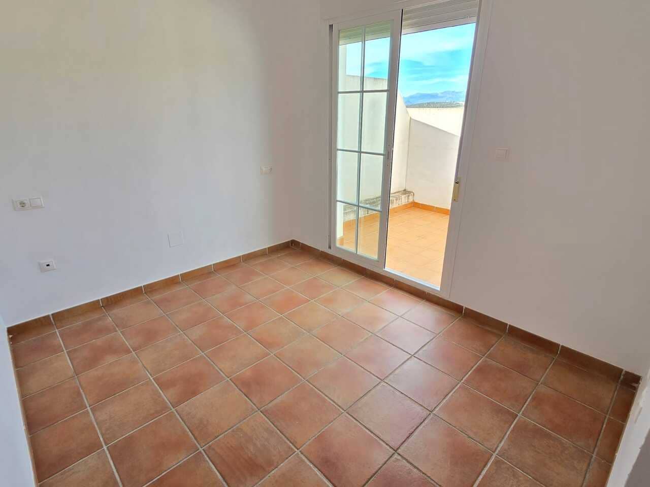 3 sovrum Hus till salu i Alcaucin med pool garage - 157 000 € (Ref: 9348466)