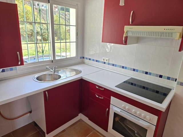 3 sovrum Hus till salu i Alcaucín med pool garage - 157 000 € (Ref: 9348466)