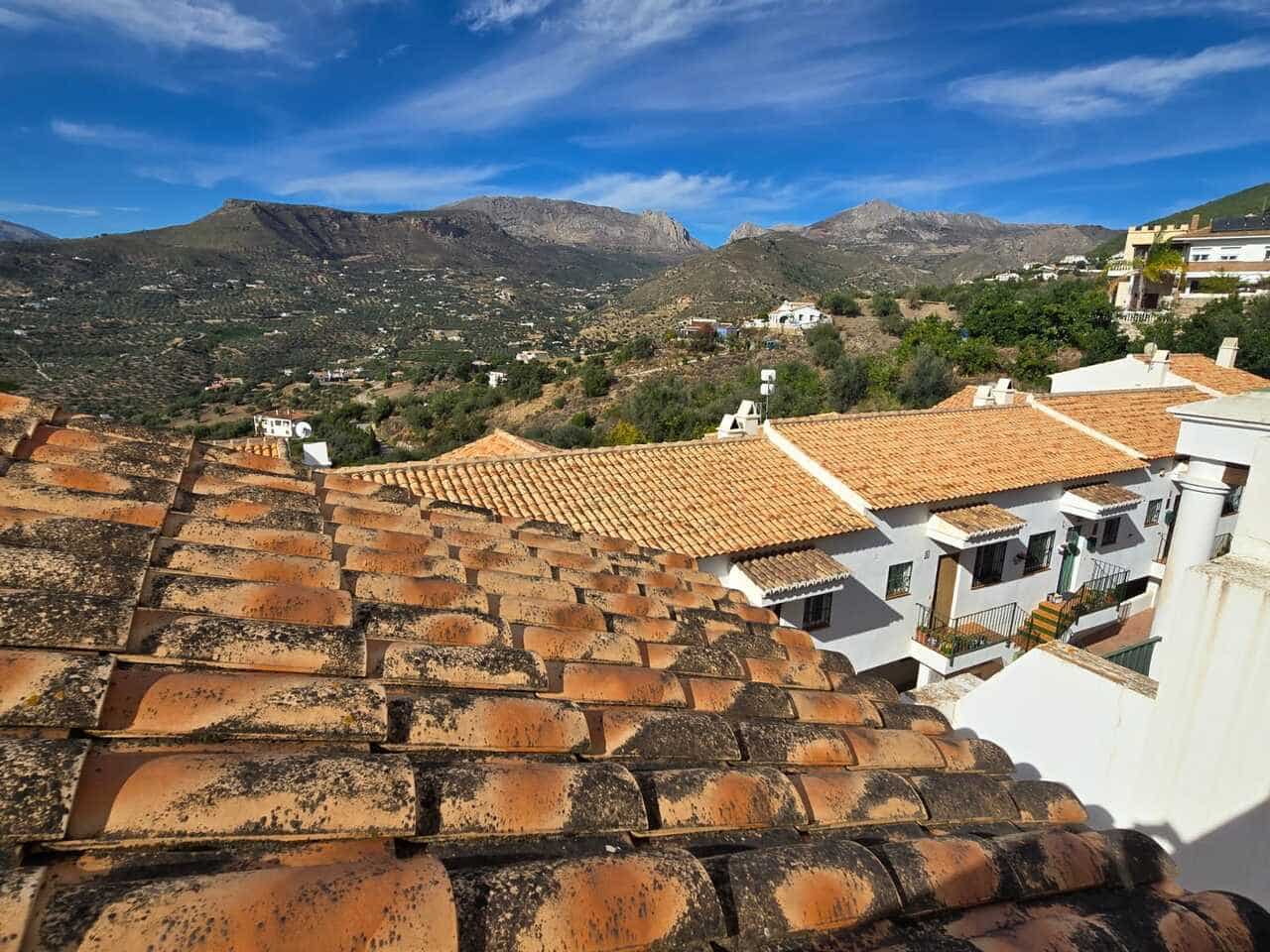 3 sovrum Hus till salu i Alcaucin med pool garage - 157 000 € (Ref: 9348466)