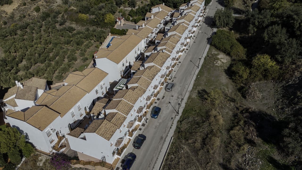 3 sovrum Hus till salu i Alcaucin med pool garage - 157 000 € (Ref: 9348466)